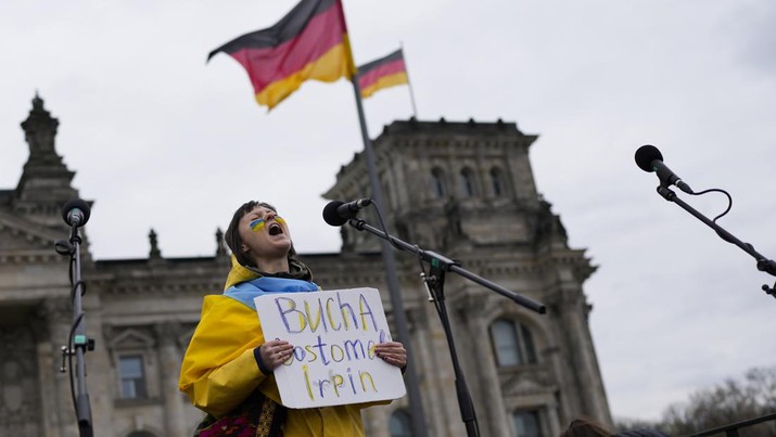 Lawan Rusia, Jerman Siap Kirim Senjata Berat ke Ukraina