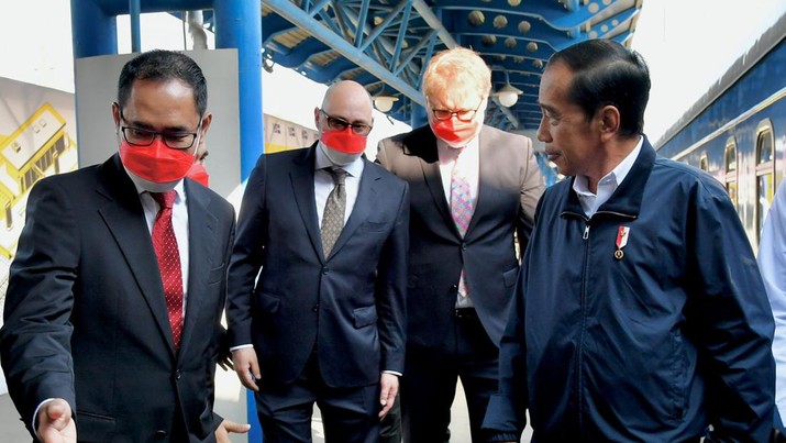 jokowi-satu-satunya-presiden-asia-yang-ke-ukraina-saat-perang