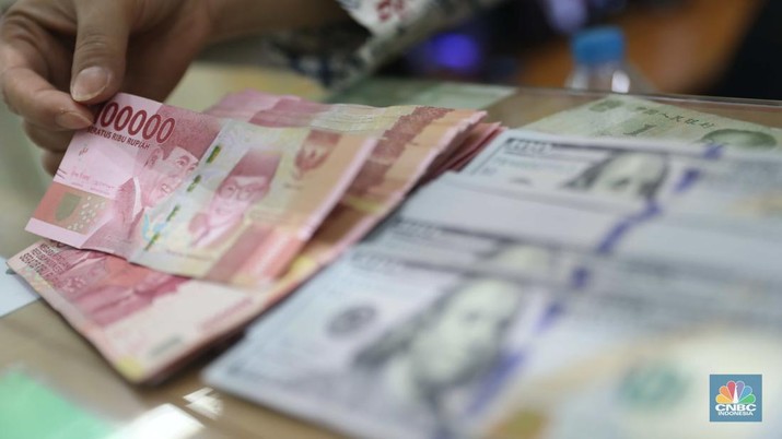 Dolar AS Makin Ngeri, Rupiah Dekati Rp 15.000/US$ Lagi! 