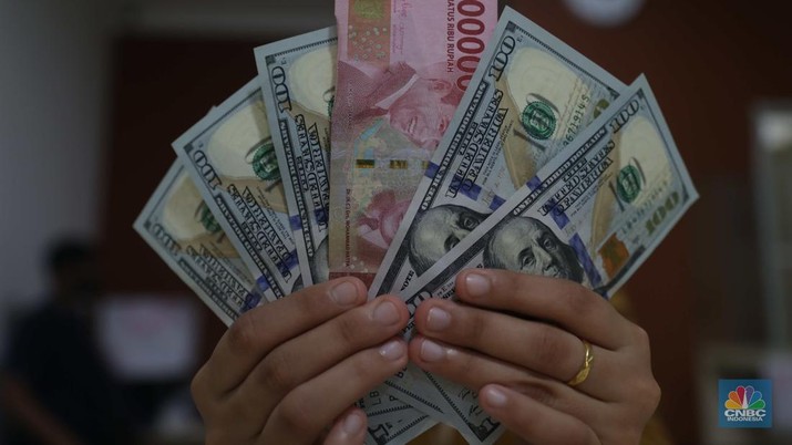 Iran-Israel Panas, Rupiah Ambruk ke Rp16.170
