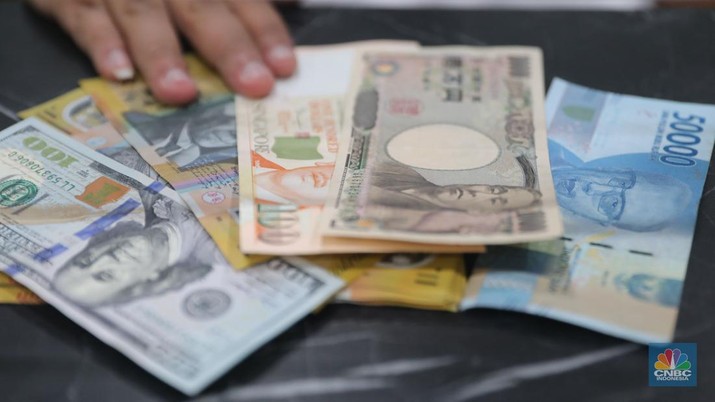 Sadar Gak Sih! Dolar Singapura 2014 Rp9.000, Kini Rp12.000