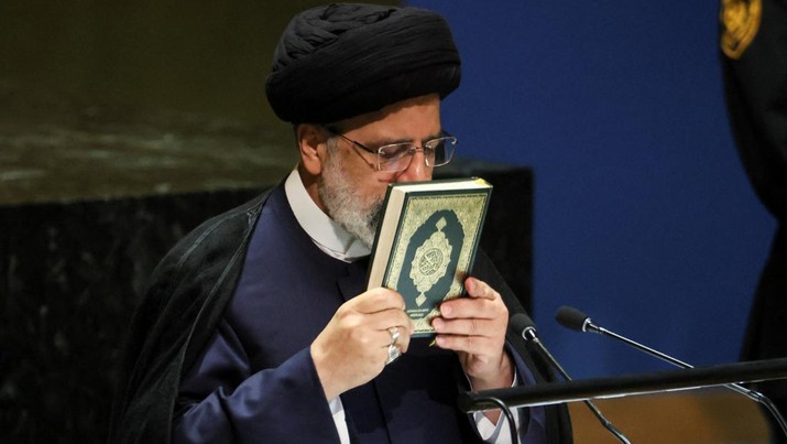 Sosok Presiden Iran Ebrahim Raisi: Musuh Israel, Cium Al-Quran di PBB