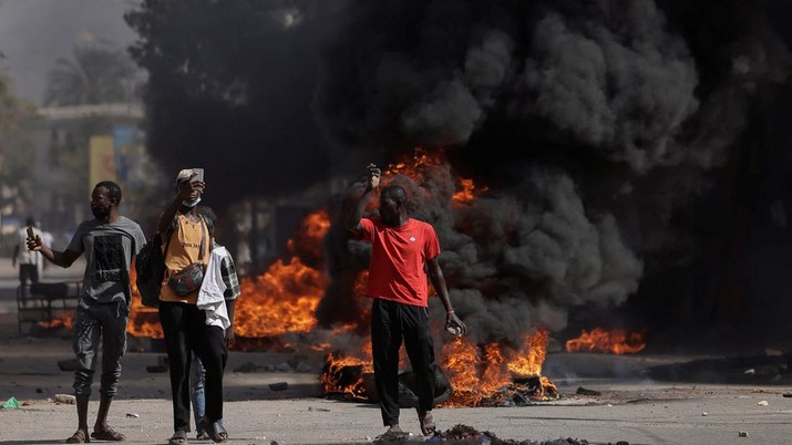 Senegal Chaos karena Pemilu Ditunda, Situasi Mencekam-Internet Mati