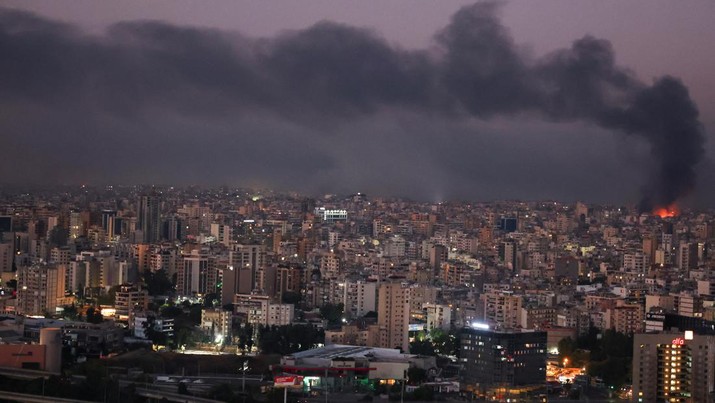 Breaking: Israel Jatuhkan Bom di Jantung Kota Beirut