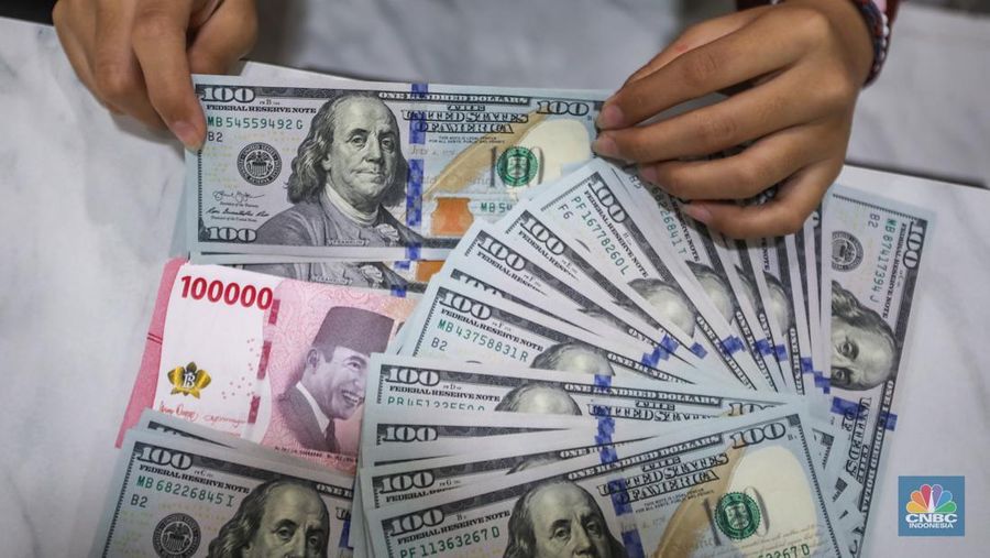 Rupiah Melemah, Bank Asing Sudah Jual Dolar AS Rp 17.000