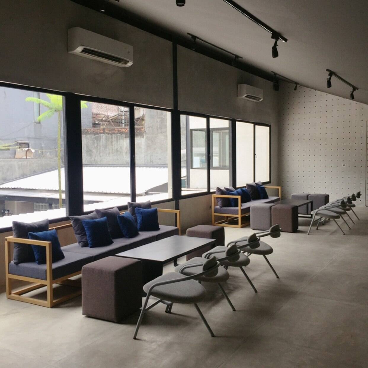 Kafe Minimalis di Jakarta yang Cocok Untuk Feed Instagram