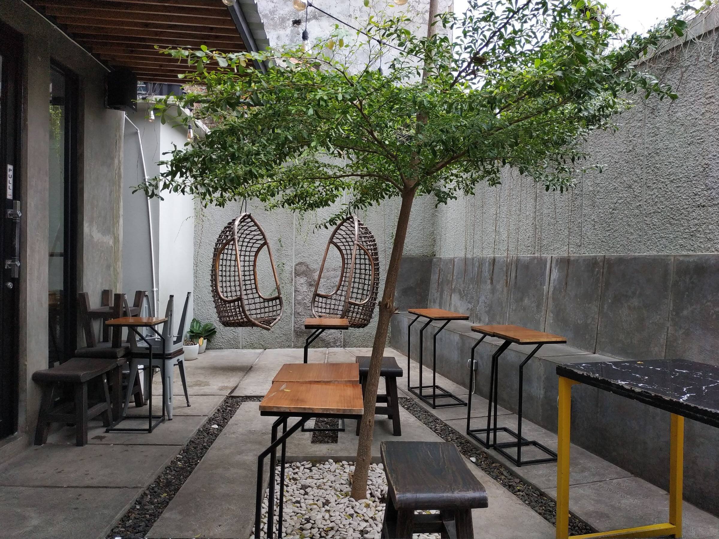 Kafe Minimalis di Jakarta yang Cocok Untuk Feed Instagram