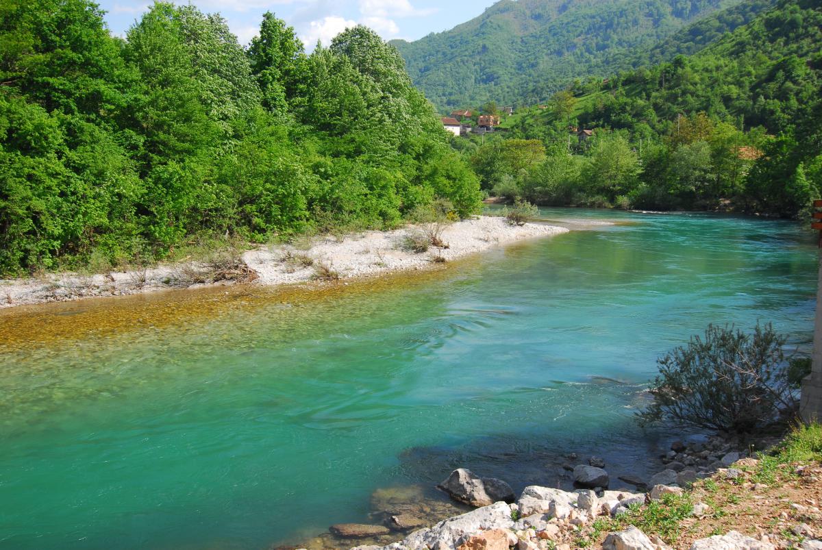 5 Sungai Unik di Dunia, Ada yang Warna-warni Gan!