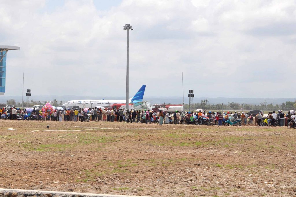 (BANDARA BUAT PIKNIK) Bandara Internasional Lombok. Kualanamu Lewat