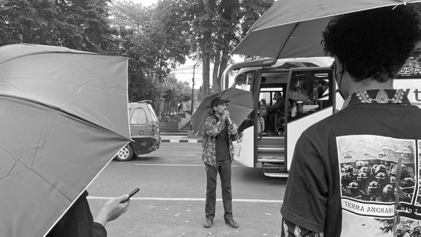 Aksi Kamisan Bandung Tentang Rezim Prabowo: Habis Gelap Terbitlah Gulita