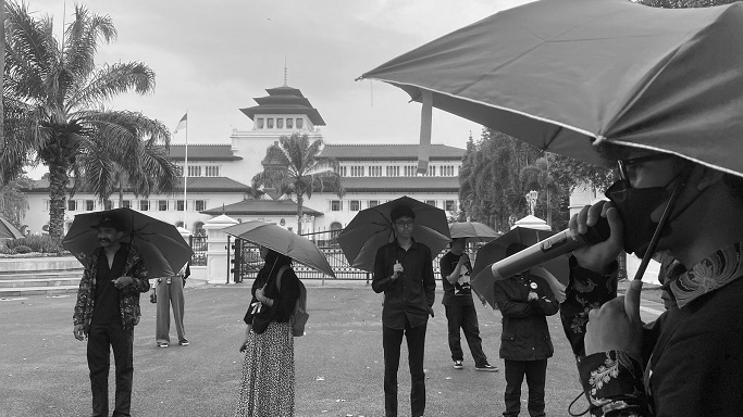 aksi-kamisan-bandung-tentang-rezim-prabowo-habis-gelap-terbitlah-gulita