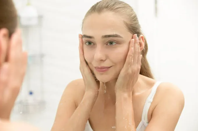 5 Kesalahan Memilih Face Wash yang Bikin Wajah Rusak