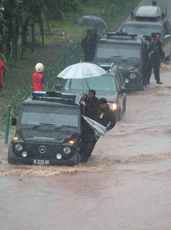 Kumpulan Foto-Foto saat Jakarta Banjir