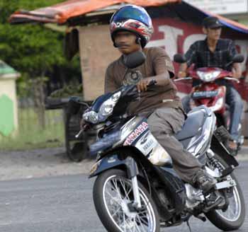 Khusus Pengendara Sepeda Motor --&amp;gt; Etika Berkendara..