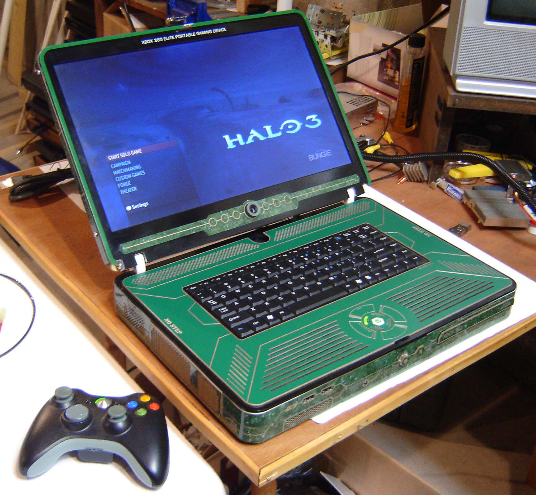 Самодельный ноутбук. Xbox 360 Laptop. Ноутбук 360 Xbox. ПК В корпусе Xbox 360. Моддинг ноутбука.