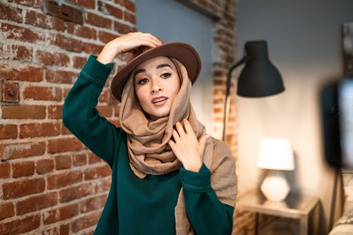 trend-fashion-muslimah-modern-syari-dan-stylish-yang-bisa-kamu-coba