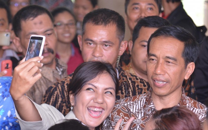 Berniat Selfie, Pelajar Tewas Tertabrak Kereta Api