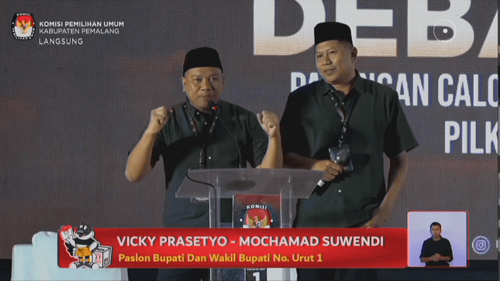 Sampaikan Visi-Misi di Debat Pilbup Pemalang, Vicky Prasetyo Nyanyikan Sepenggal Lagu
