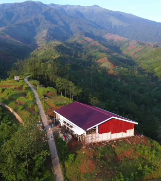 Ramai Koperasi Merah Putih Tertinggi di Jateng View Gunung Prau, Netizen: Mau Beli?