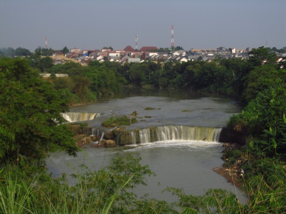 Yang suka Travelling masuk, Air Terjun Indonesia yang Jarang Dikunjungi Orang