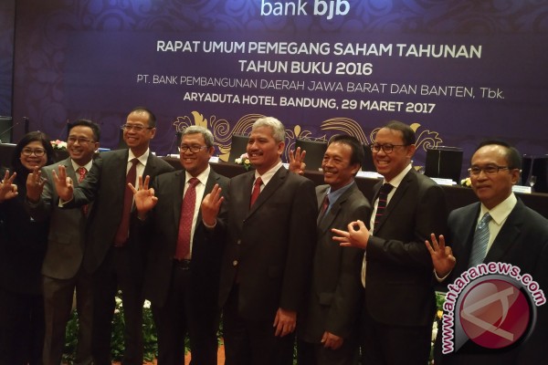 gubernur-jawa-barat-pimpin-rups-bank-bjb