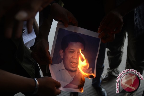 Akhlak Mulia ala Fakhri Hamzah