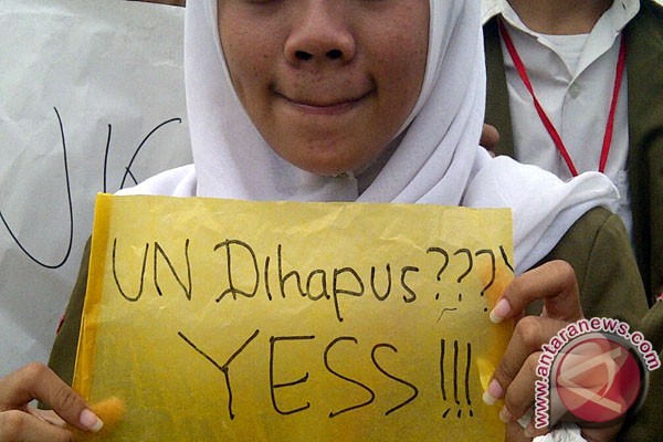 &#91;PIC&#93;Siswa Demo di Kemdiknas, Minta UN Dihapus. Siswa Frustasi krn SNMPTN Dihapuskan?