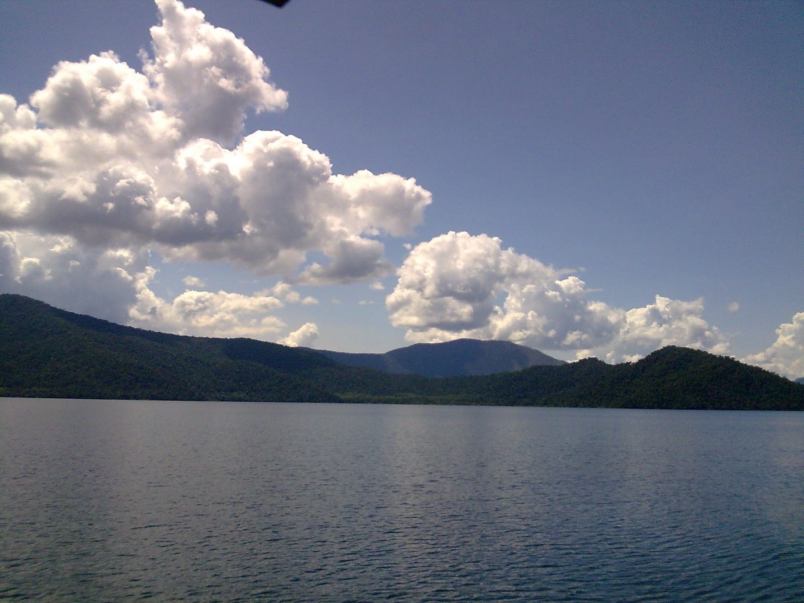 10 Danau Di Indonesia Yang Paling Dalam