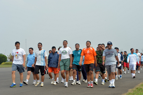 &#91;OBESITAS&#93; Anggota TNI AU di Halim Digembleng Latihan Fisik