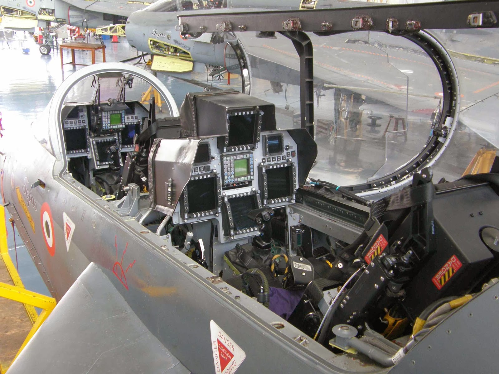 [BORONGAN] AU INDIA memesan 294 unit TEJAS