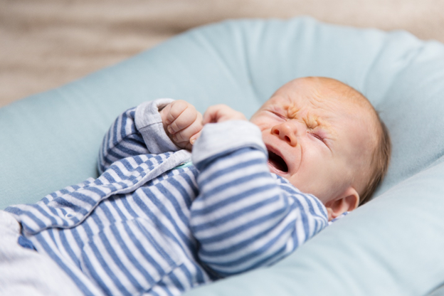 6-cara-mengatasi-dedek-bayi-yang-pilek