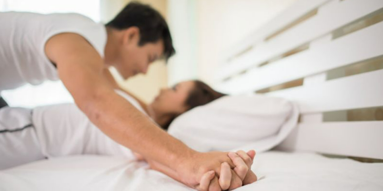 Banyak yang Salah, Begini 7 Cara Memuaskan Istri di Ranjang