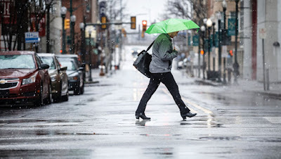 30-kata-kata-quotes-indah-tentang-hujan-romantis-dan-penuh-kenangan