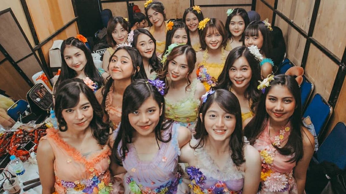 Lagu JKT48 Enggak Cuma Senang-Senang Aja. Nih Lagu-Lagu Sadgirl-nya