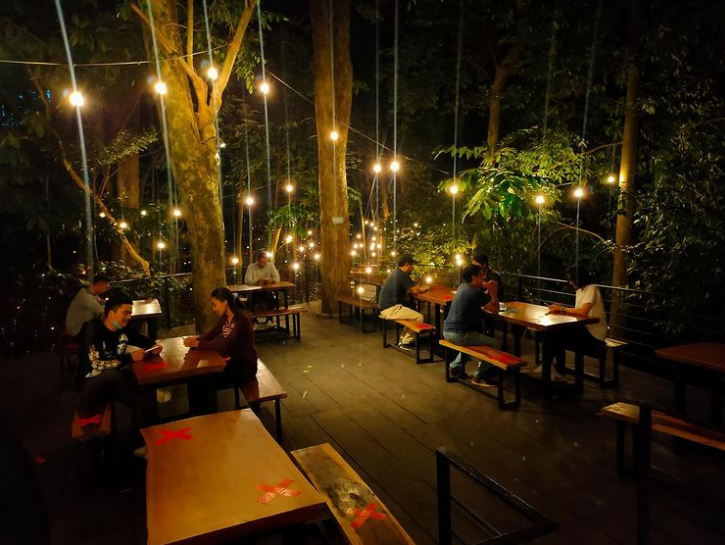 Jamuan Malam Hutan Menyala Tahura Bandung