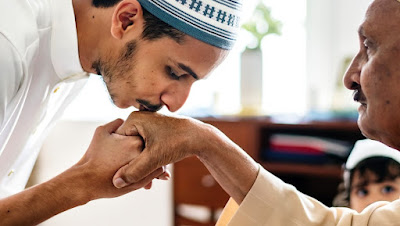 jangan-sia-siakan-ini-5-balasan-untuk-anak-yang-berbakti