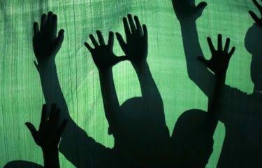 Horor! Ini 10 Pose Terlarang yang Bisa Bikin ASN Diberhentikan!!!