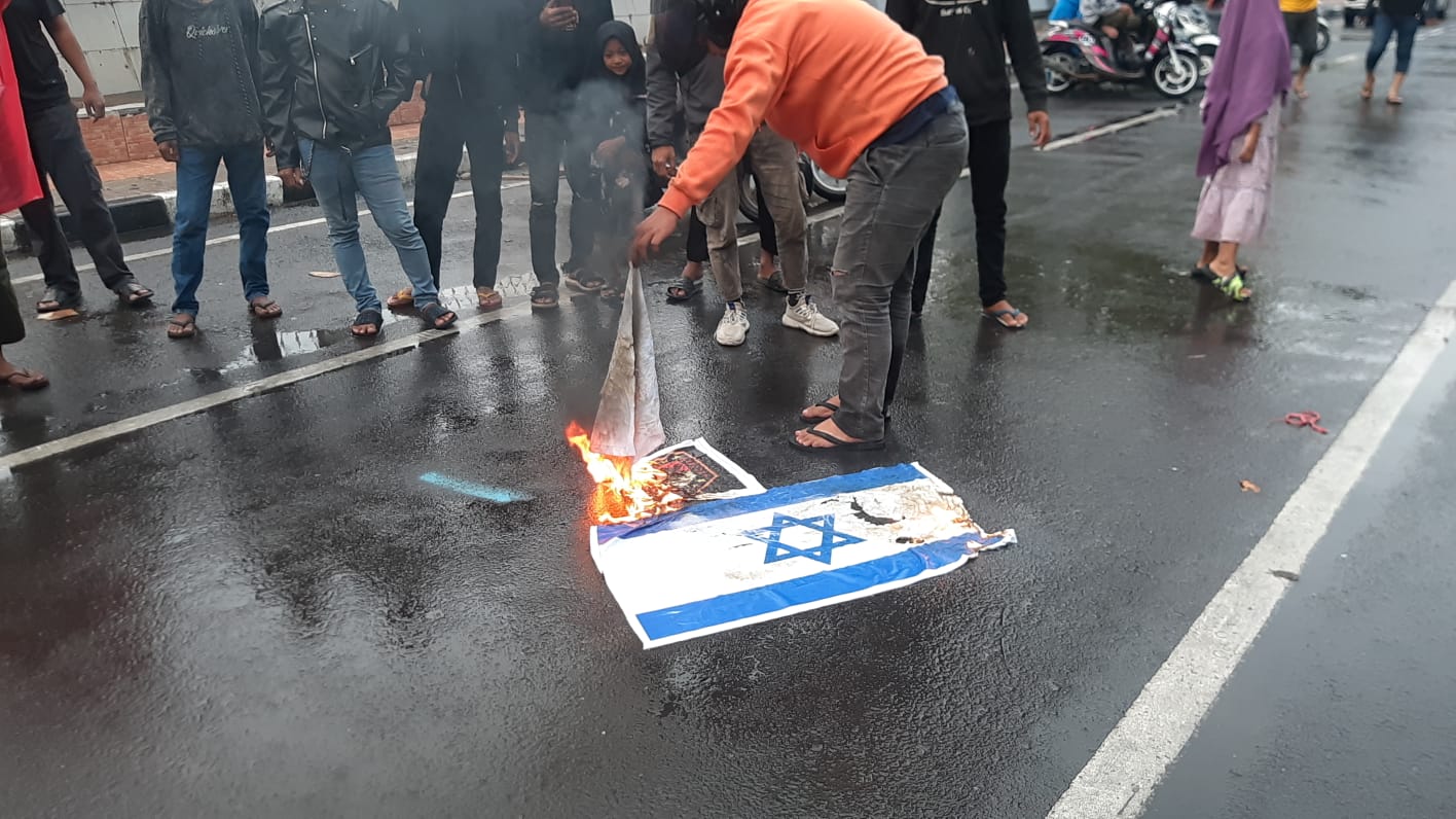 API ISLAM gelar Aksi Boikot Produk Zionist Israel & Bubarkan Laskar Manguni