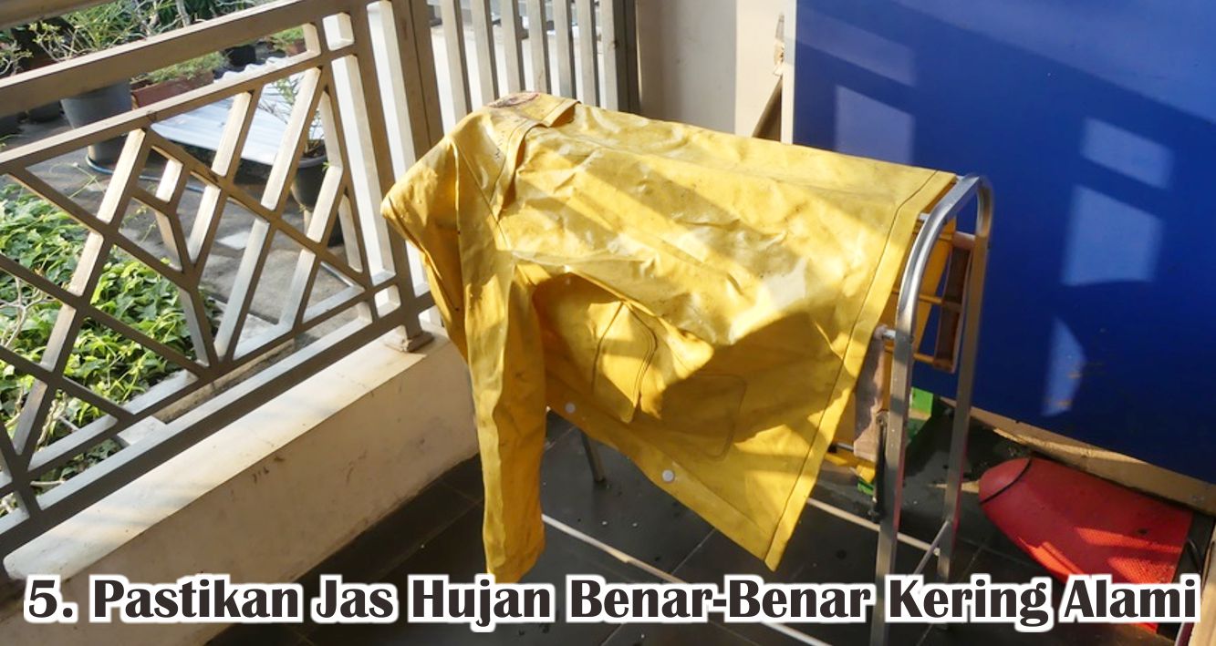  Begini Cara Mencuci Jas Hujan Yang Benar ! 