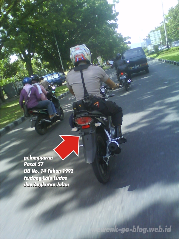 Foto-foto polisi melanggar lalu lintas