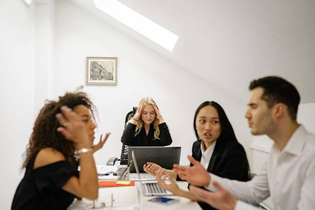 These 8 Characteristics of Office Colleagues Are Toxic, Bro