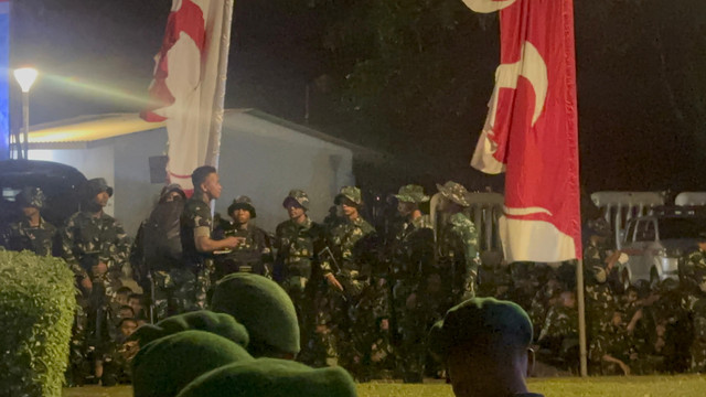 ratusan-prajurit-tni-bersenpi-di-monas-kadispenad-persiapan-patroli-malam