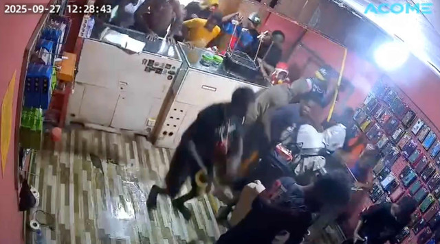 Asmat Papua Rusuh: Pos TNI Dibakar, Toko Dijarah, Dipicu Warga Tertembak