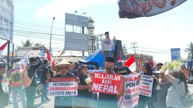 Demo PT Timah Saat Prabowo Kunjungi Babel Ricuh, Massa-Polisi Bentrok