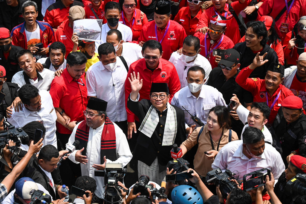 Foto: Ada Ahok di Tengah Pendaftaran Pramono-Rano di Pilgub Jakarta