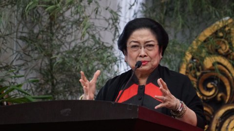 Megawati Menangis, PDI Perjuangan Paling Dirugikan Dugaan Kasus Korupsi Mensos 