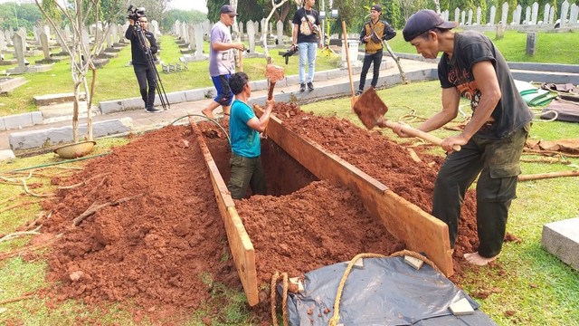 Kesaksian 10 Penggali Kubur BJ Habibie