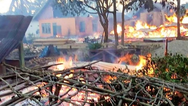 Buton Rusuh dan Situasi Masih Mencekam, 56 Rumah Dibakar Massa