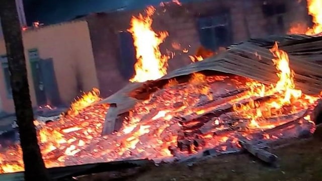 Buton Rusuh dan Situasi Masih Mencekam, 56 Rumah Dibakar Massa