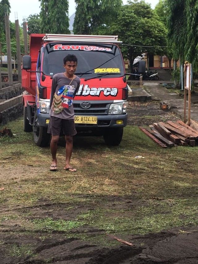 Cerita Rafdi, Anak Wakil Wali Kota Tidore yang Jadi Kuli Bangunan
